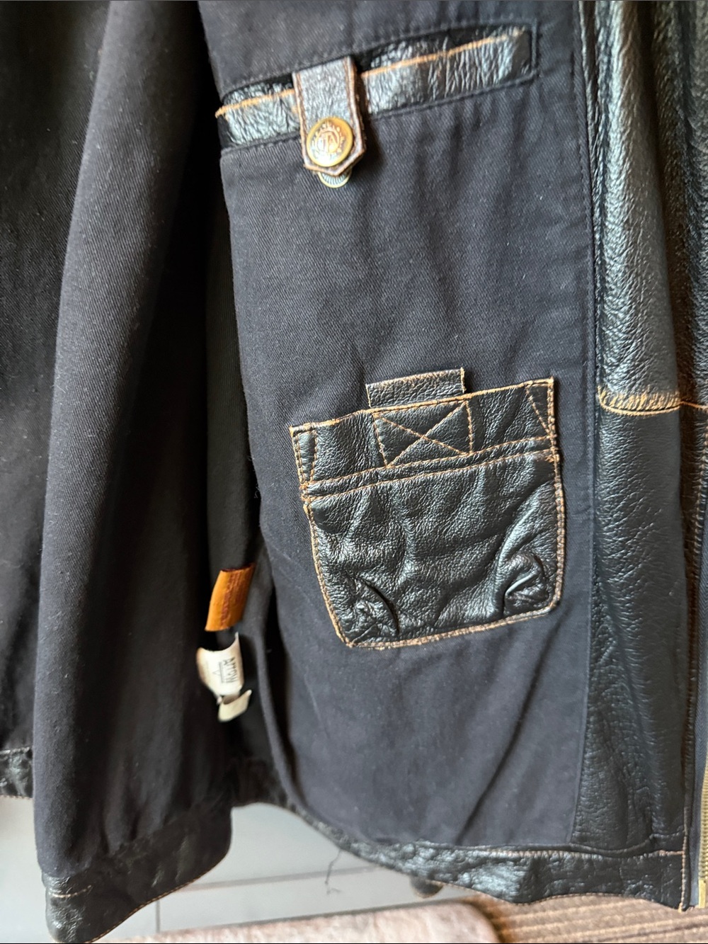 The Territory Ahead Distressed Brown Leather Bomber Jacket L men’s - Picture 12 of 12